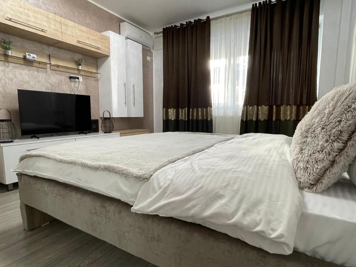 יאשי Q Luxury Palas Mall מראה חיצוני תמונה