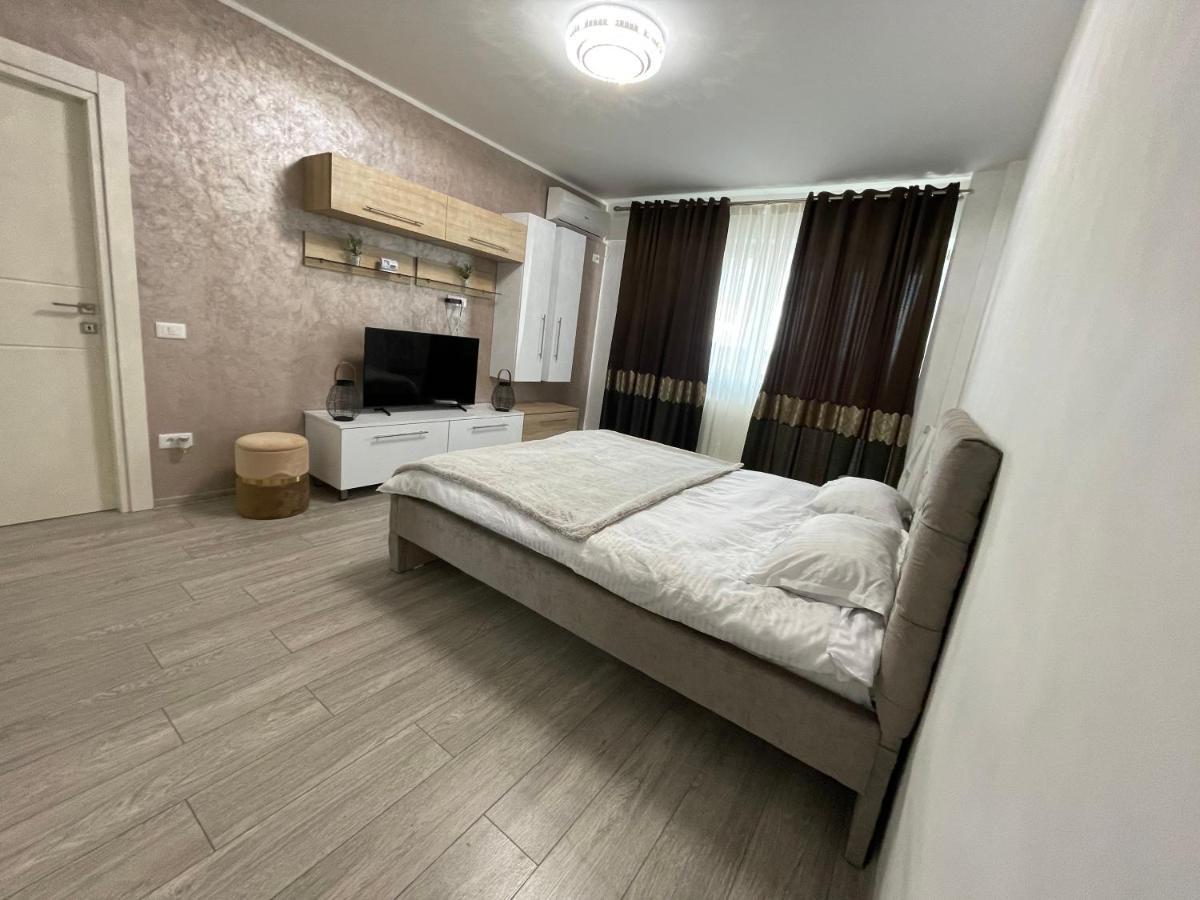 יאשי Q Luxury Palas Mall מראה חיצוני תמונה